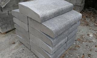 建筑包工,现在路沿石一般多少钱一米混凝土的 砌路沿石多少钱一米